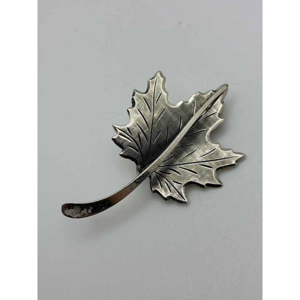 Maple Leaf Pin Brooch Sterling Singer Signed Etched VTG 2” 6 Grams
